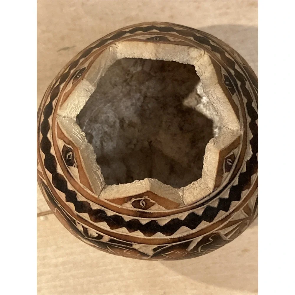 Lot Of 2‎ Hand-Carved Peruvian Gourd Art Bowl Vase Keys jewelry smalls